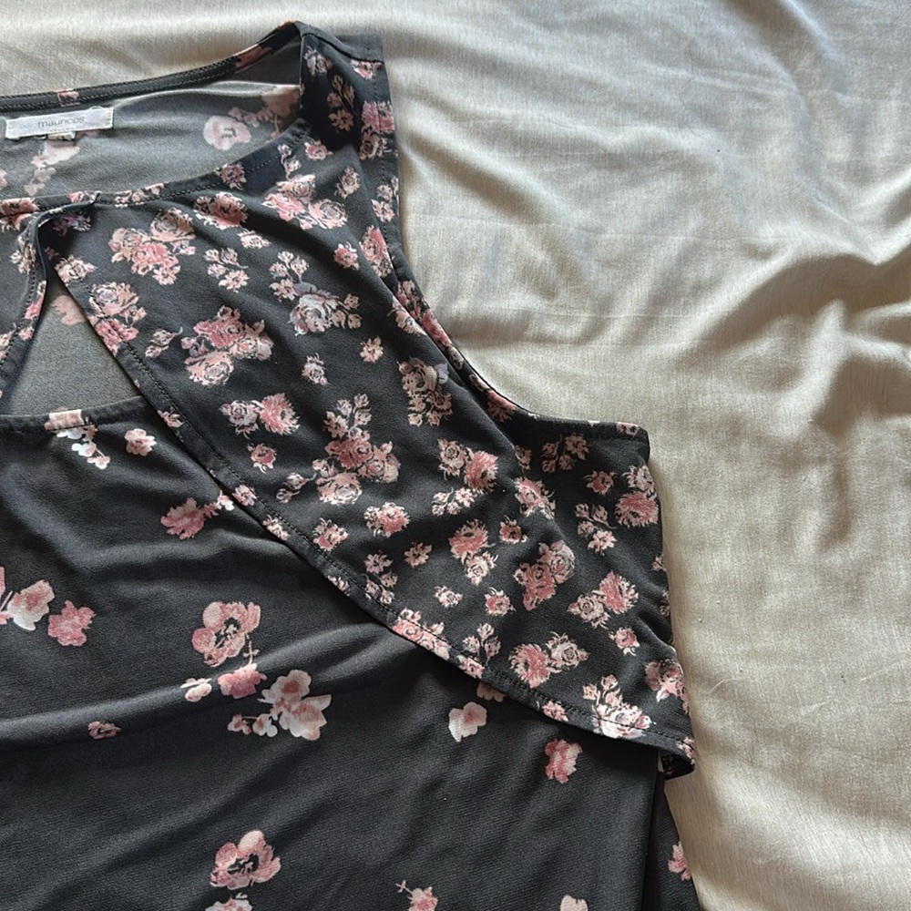 Maurices keyhole floral tank top - Picture 3 of 5
